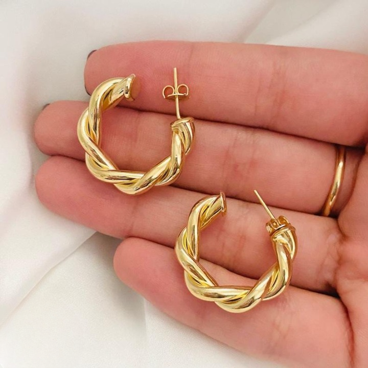 Twisted Sparkling Earrings for Women – Elegant Golden Fashion Jewelry | Stylish Party, Wedding & Daily Wear Studs (WJ-101) h1